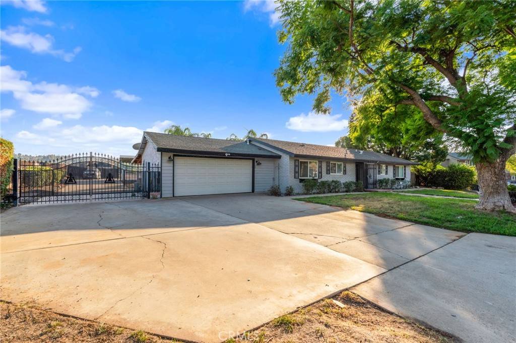 Riverside, CA 92506,1520 Highridge