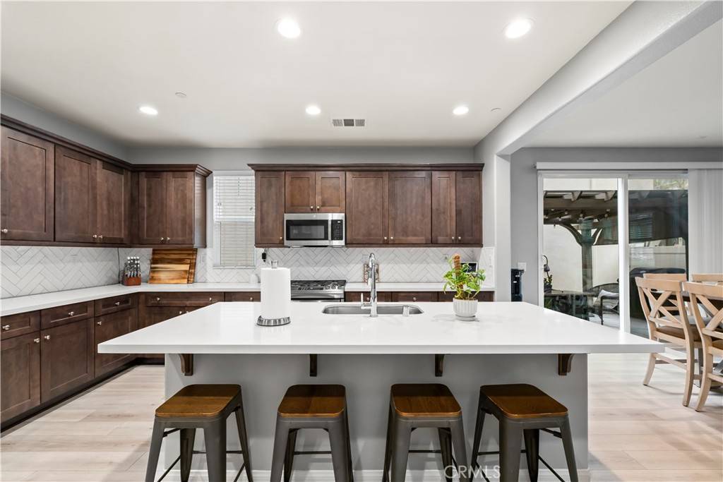 Rialto, CA 92376,692 S Brampton