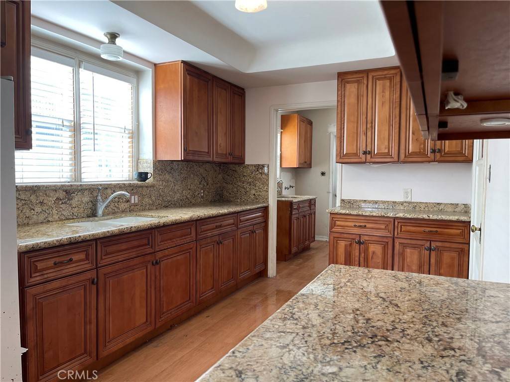 Bell, CA 90201,6629 Walker