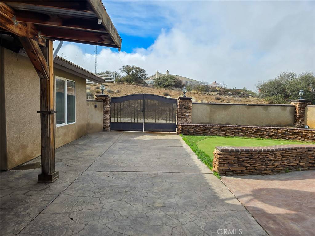 Oak Hills, CA 92344,10282 Farmington