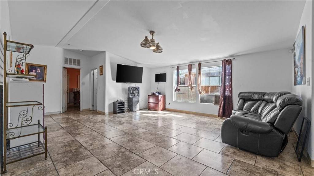 San Jacinto, CA 92583,335 E Mead