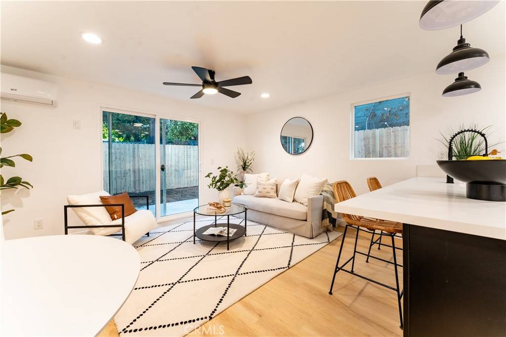 Los Angeles, CA 90019,1189 Crenshaw BLVD