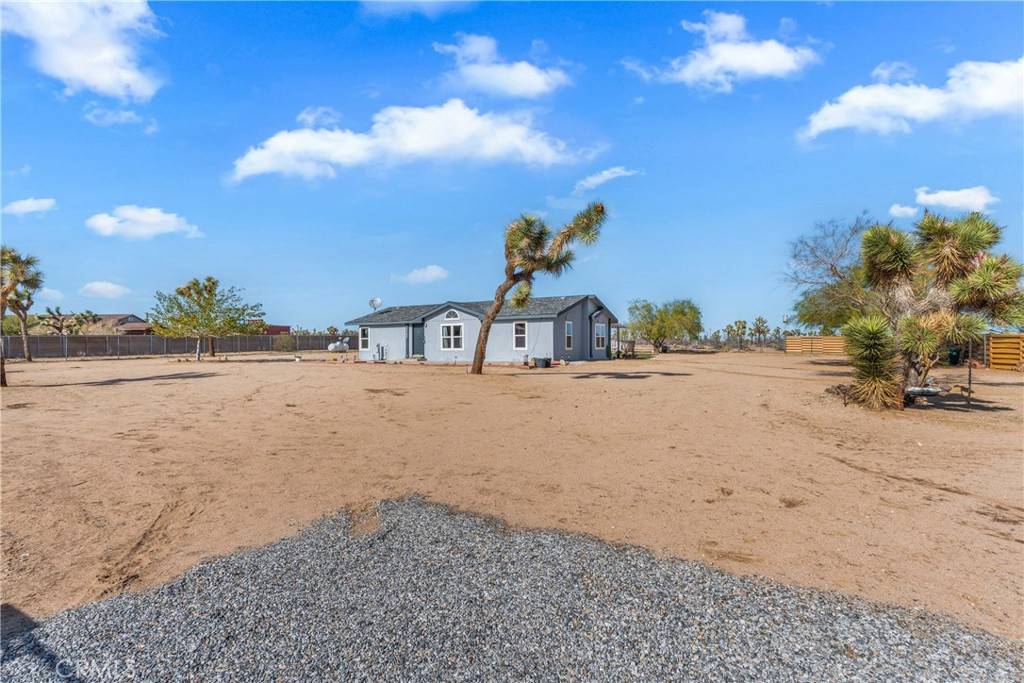 Yucca Valley, CA 92284,59260 Sunflower