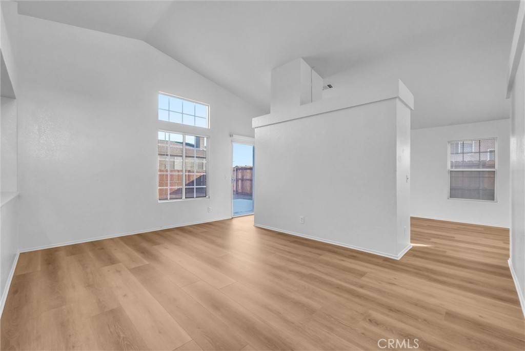 Hesperia, CA 92344,9369 Dragon Tree