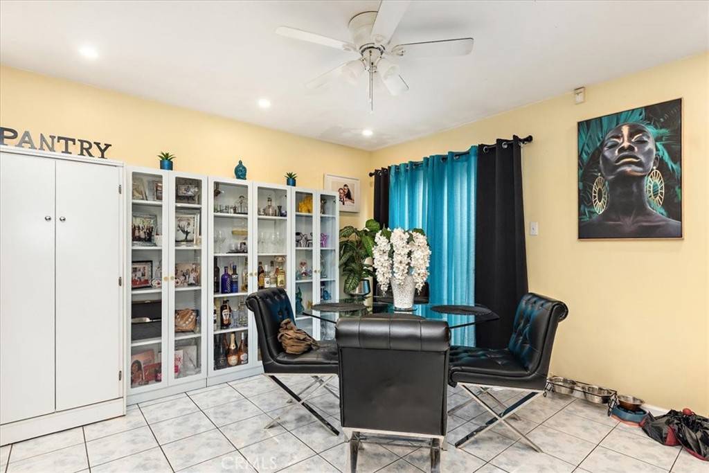 Hawthorne, CA 90250,11612 Cimarron Ave