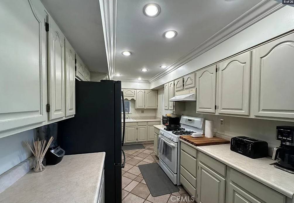 Tustin, CA 92780,12745 Keith