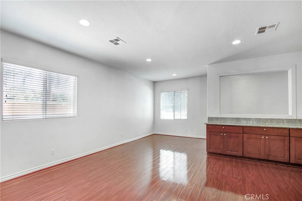 Eastvale, CA 92880,6907 Massy Harris