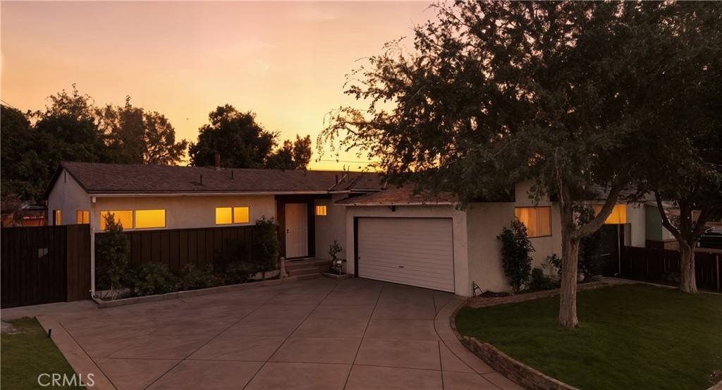 Arleta, CA 91331,9106 Lev AVE