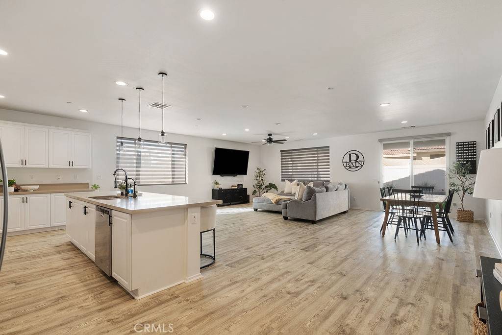 Jurupa Valley, CA 91752,11661 Forsythia