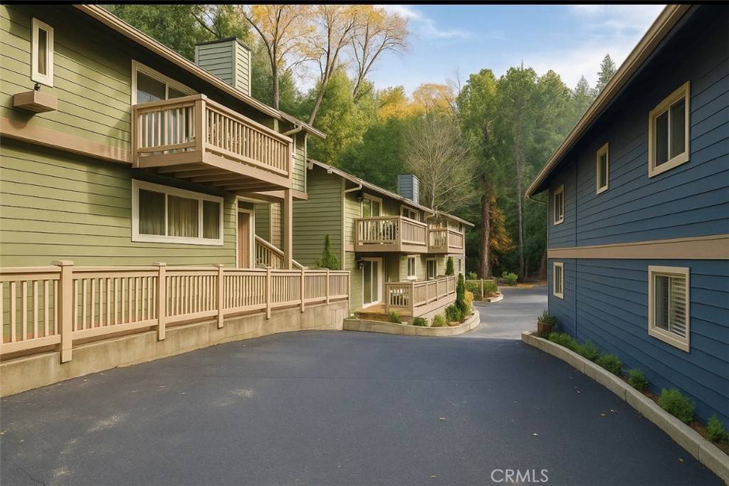 Lake Arrowhead, CA 92352,313 Canyon Crest