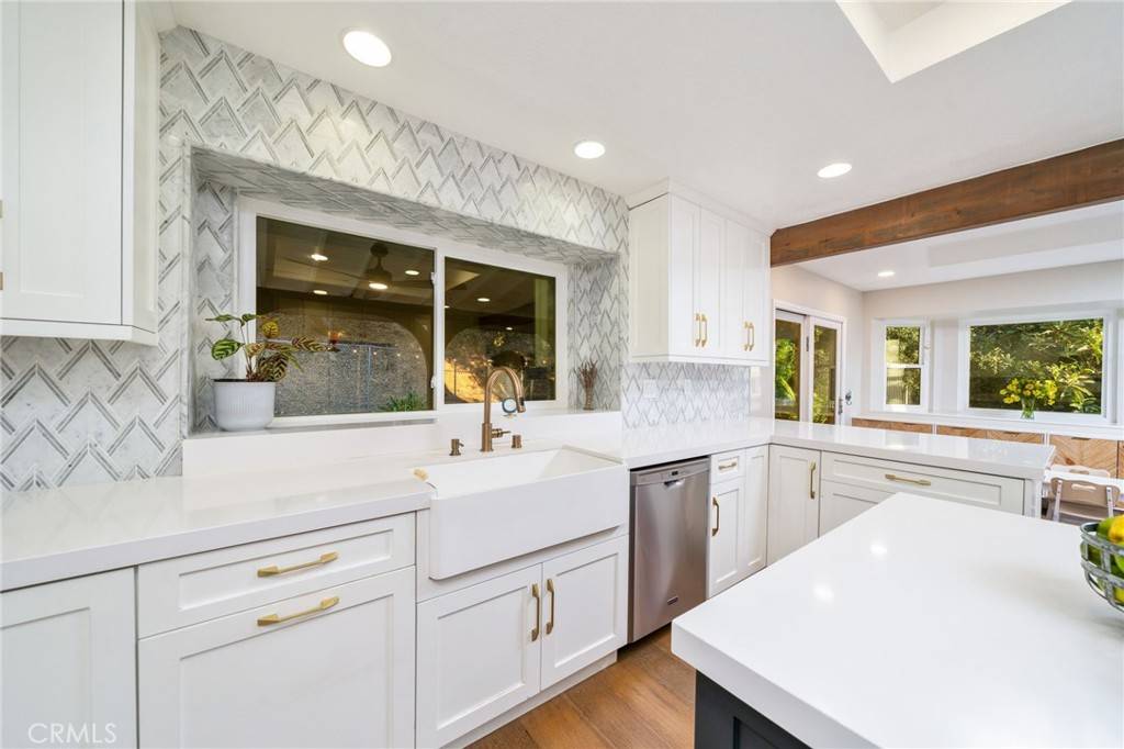 Glendora, CA 91741,810 Mountain LN