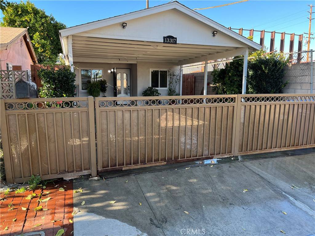 Downey, CA 90242,13317 Bixler