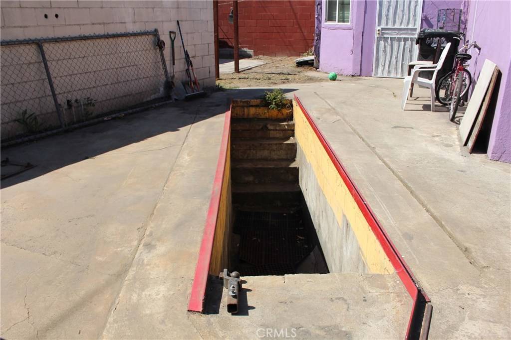 Bell Gardens, CA 90201,6101 Clara ST
