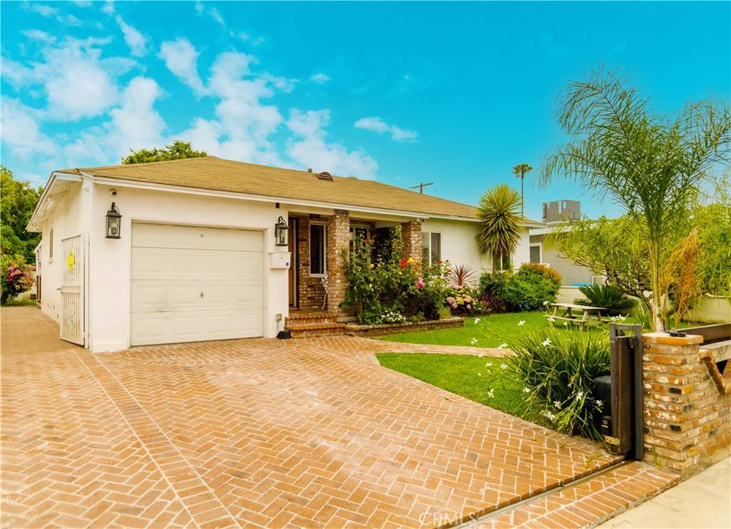 Pico Rivera, CA 90660,8326 Clarinda AVE