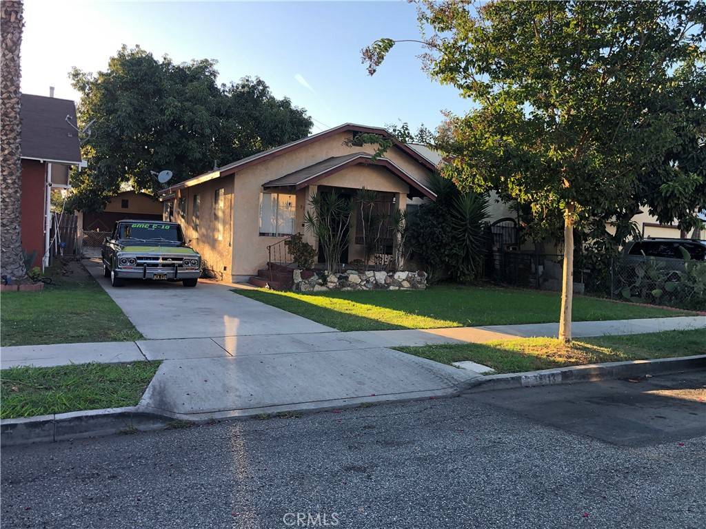 South Gate, CA 90280,8113 Chestnut AVE