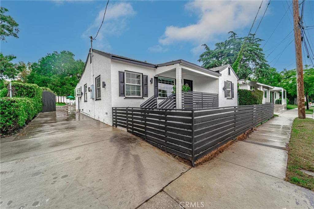 Altadena, CA 91001,173 E Woodbury RD