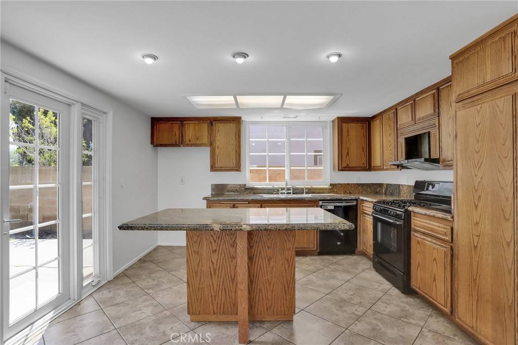 Cerritos, CA 90703,18000 Harvest AVE