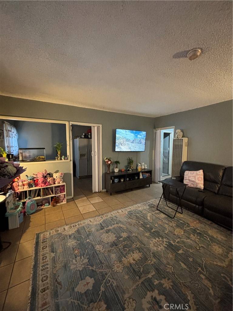 Bell, CA 90201,4231 Walnut ST
