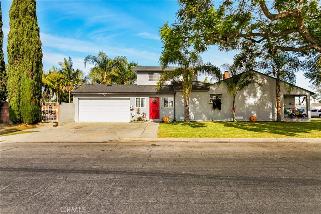 Downey, CA 90241,10431 Lesterford AVE