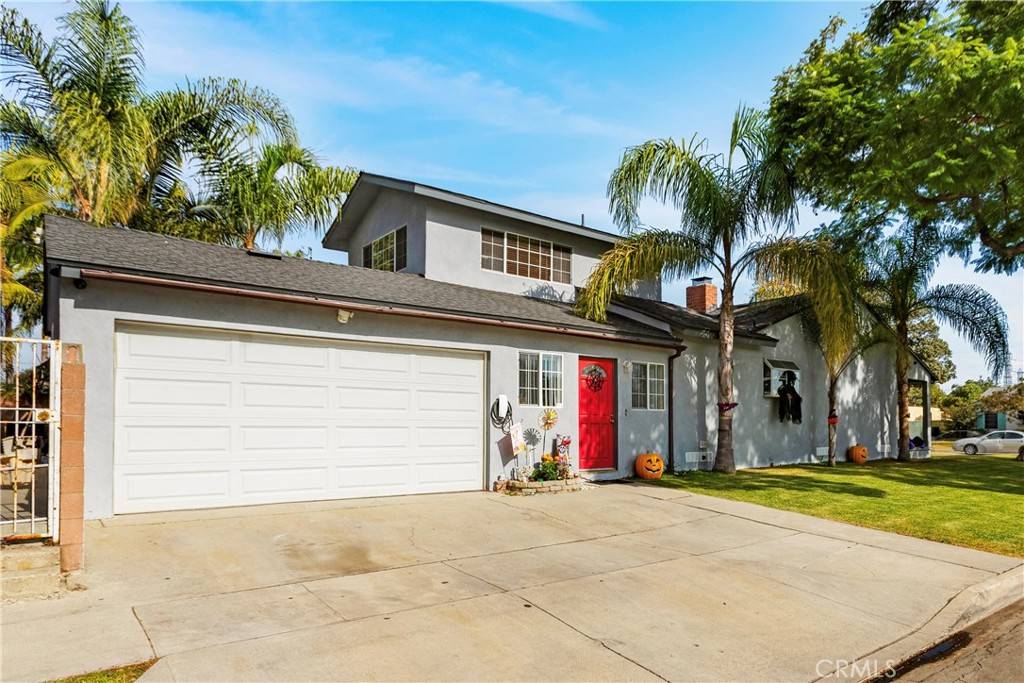 Downey, CA 90241,10431 Lesterford AVE