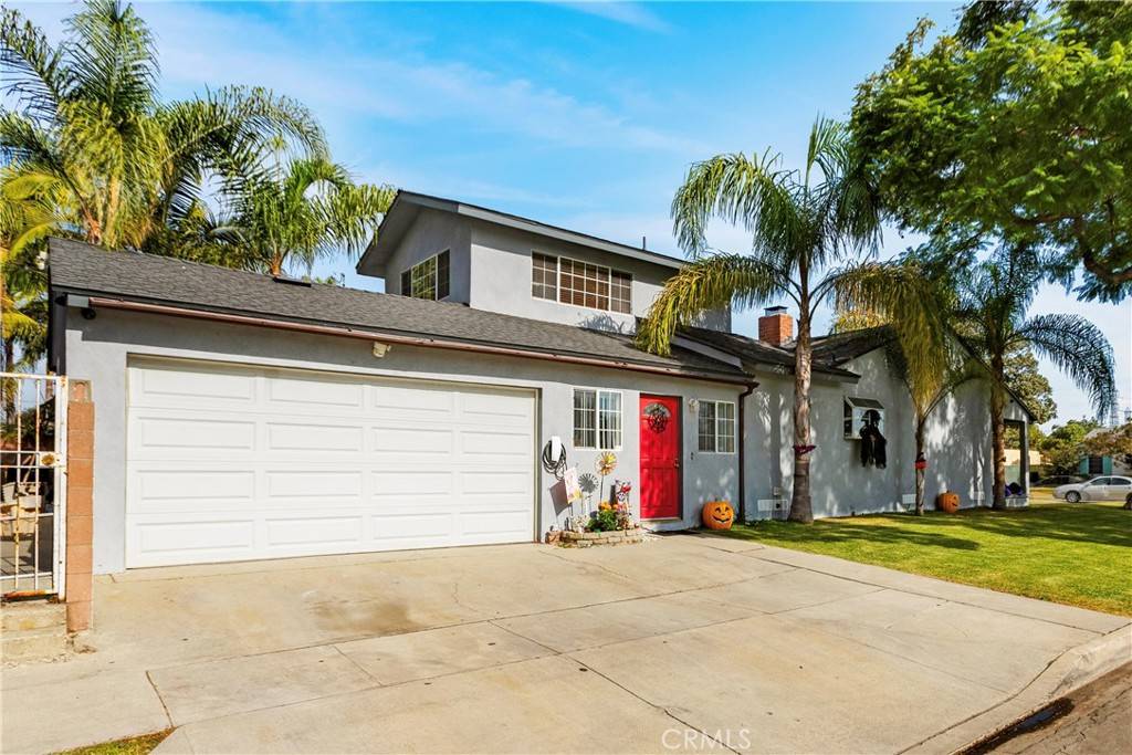 Downey, CA 90241,10431 Lesterford AVE