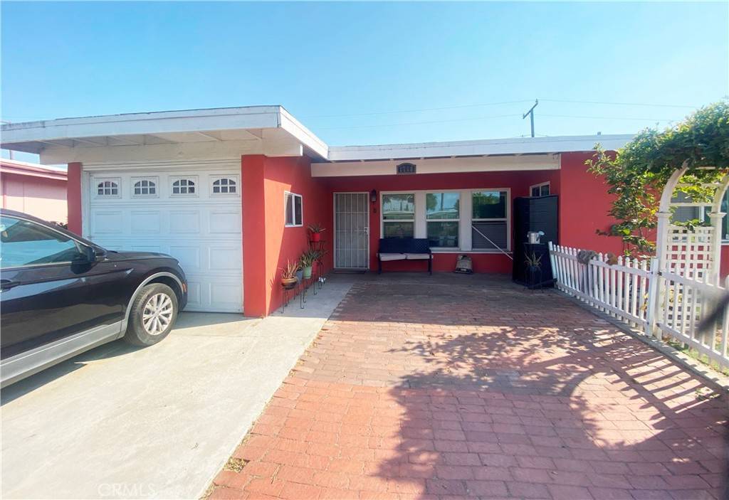Compton, CA 90220,1718 W 166th ST