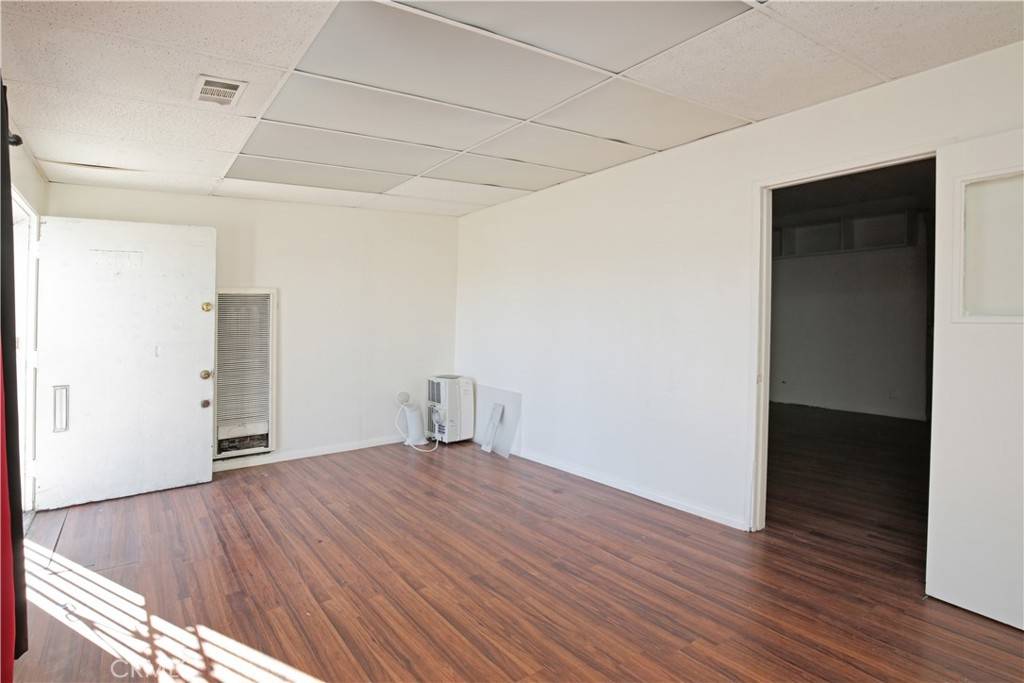 South Gate, CA 90280,8949 Atlantic AVE