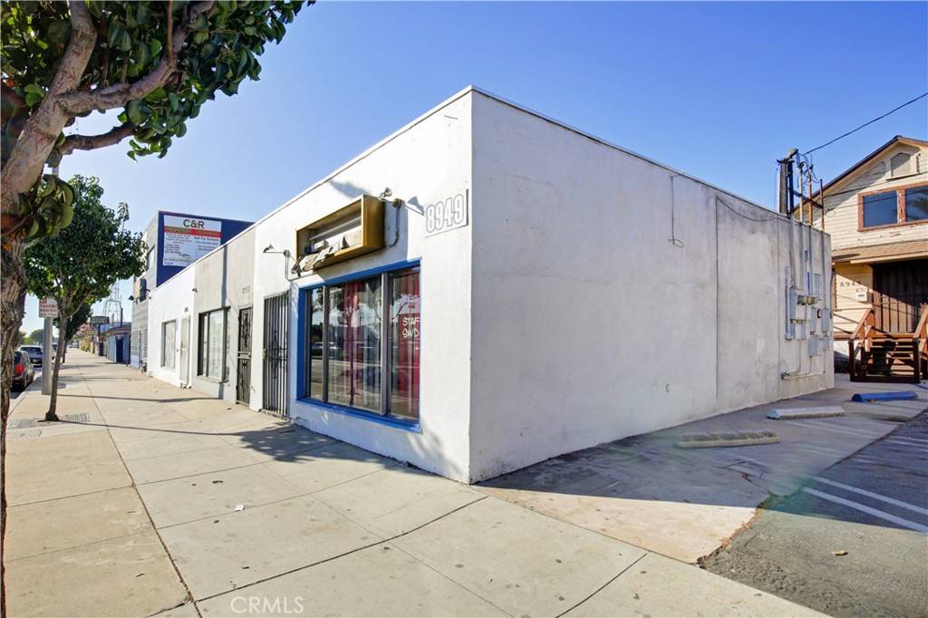 South Gate, CA 90280,8949 Atlantic AVE