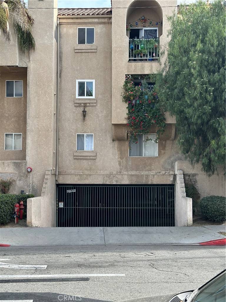 Huntington Park, CA 90255,6100 Rugby AVE #207