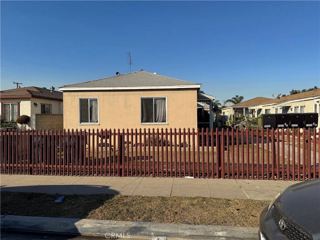 Los Angeles, CA 90044,11221 Raymond AVE