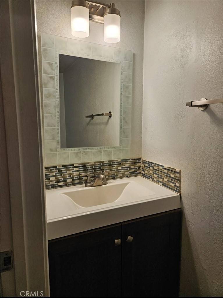 La Habra, CA 90631,958 E La Habra BLVD #106