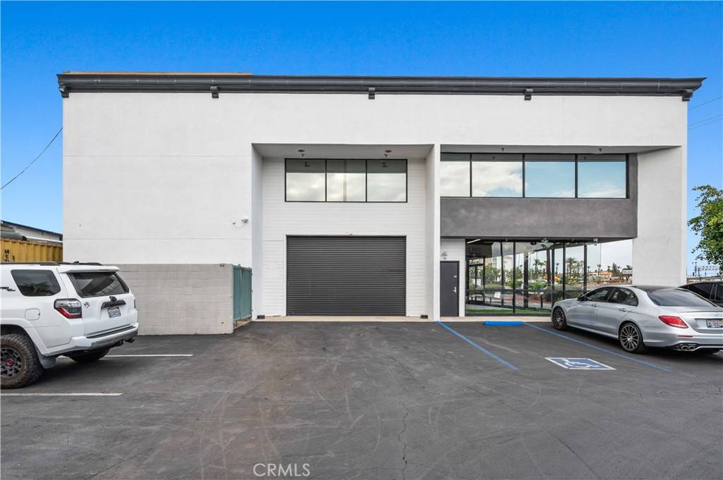 Santa Ana, CA 92705,800 E Dyer RD #2