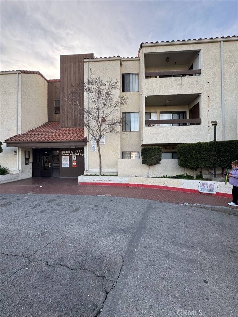 Santa Ana, CA 92701,700 W 3rd ST #A203