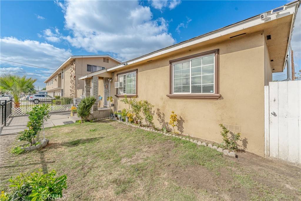 Lynwood, CA 90262,3171 Norton AVE