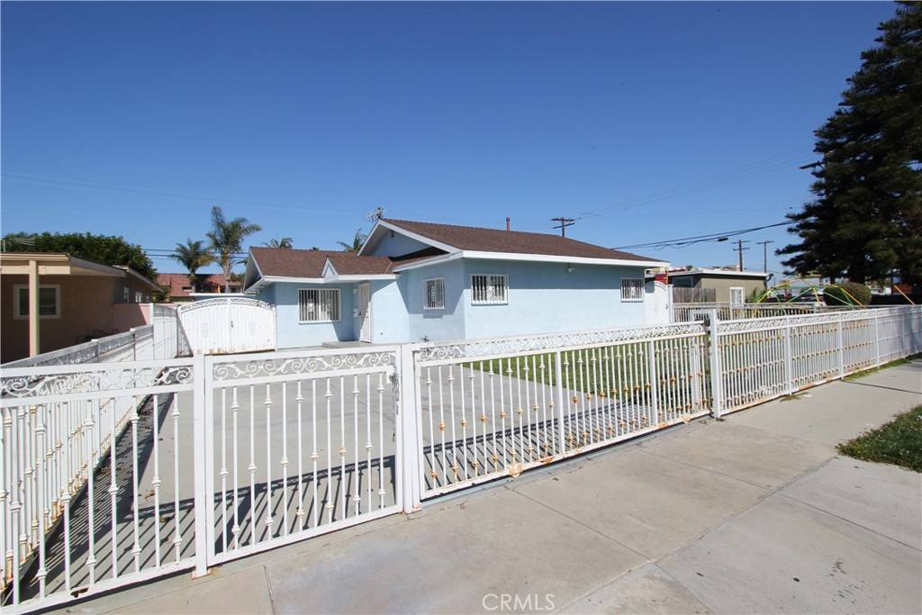 Hawthorne, CA 90250,3609 W 144th ST