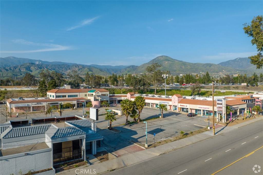 San Bernardino, CA 92404,2210 E Highland AVE #113-114