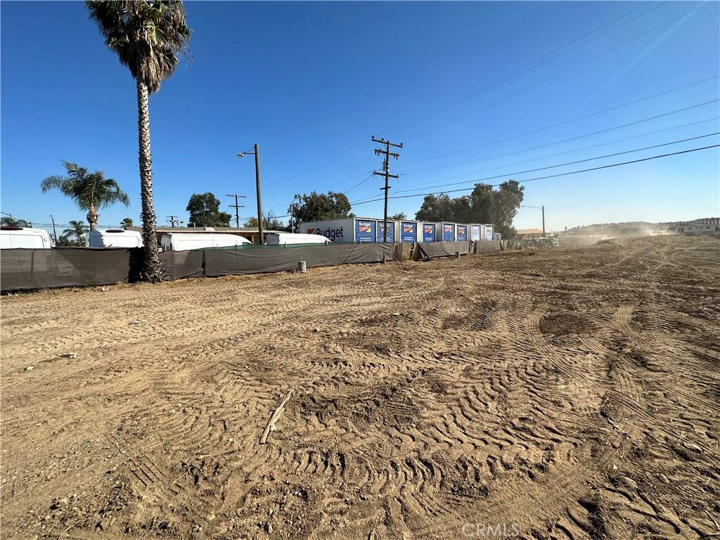 Fontana, CA 92335,14043 Foothill blvd