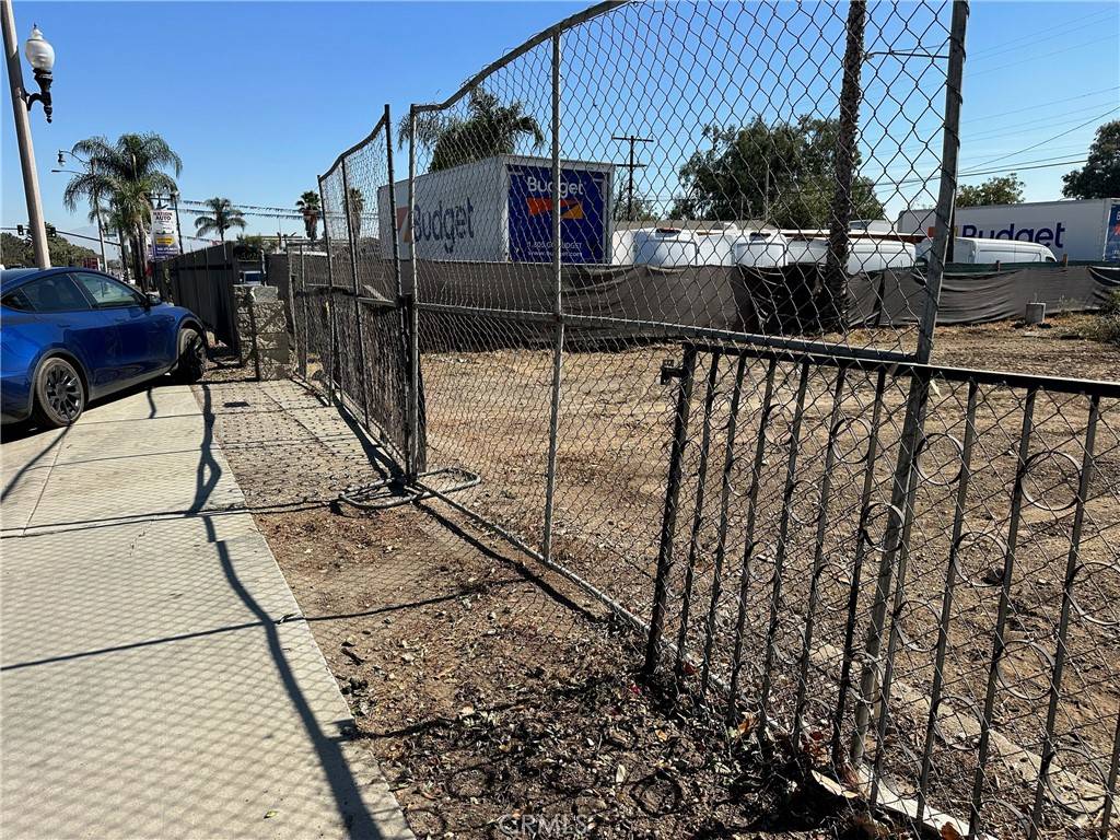Fontana, CA 92335,14043 Foothill blvd
