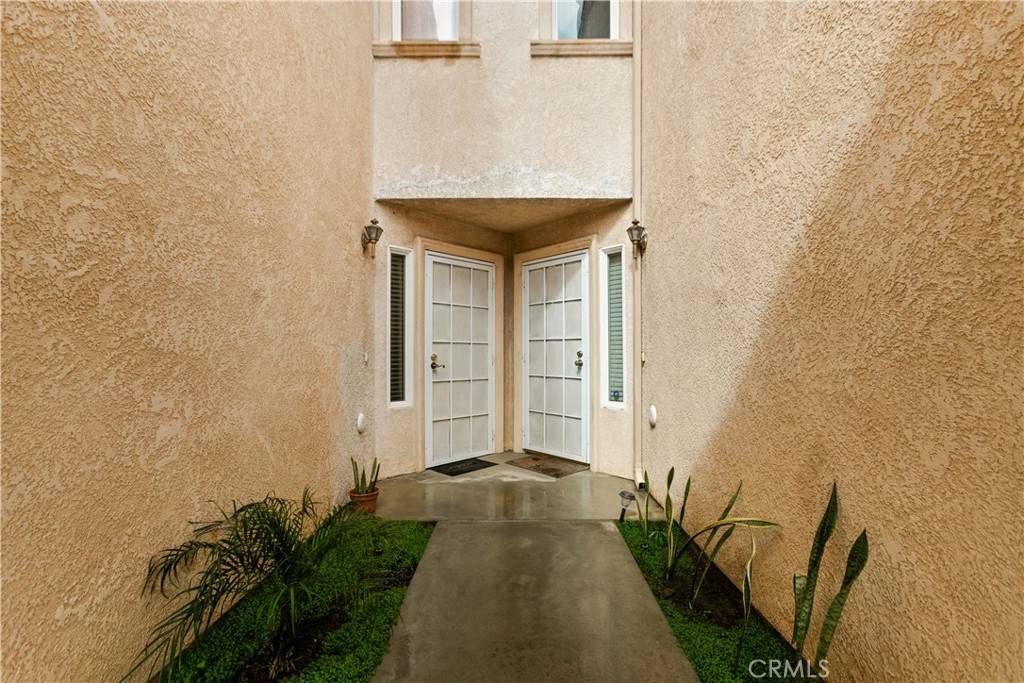 Downey, CA 90242,8321 Alameda ST