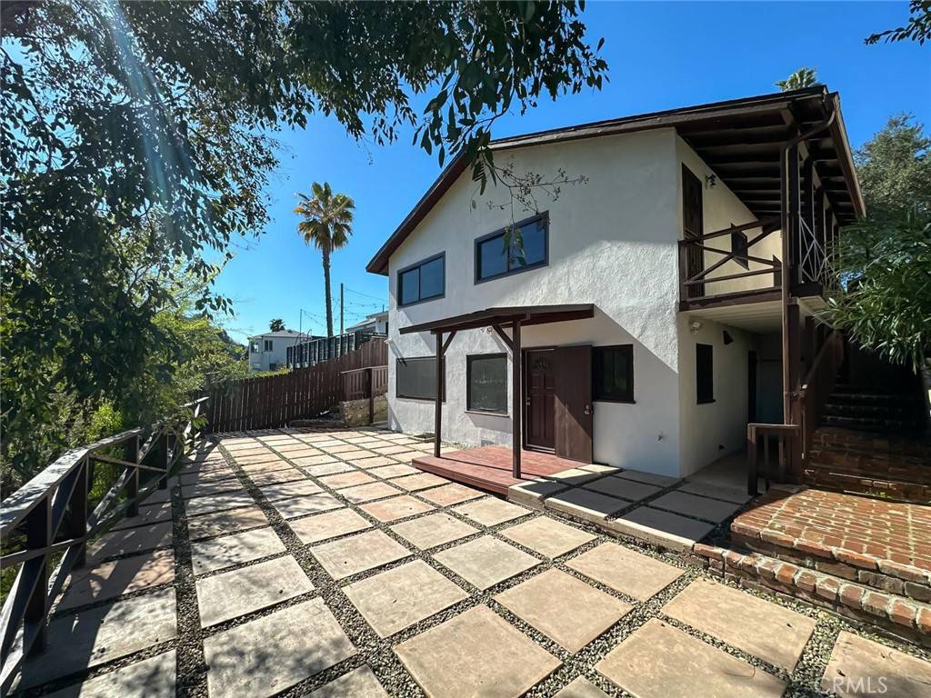 Los Angeles, CA 90042,238 Thorne ST