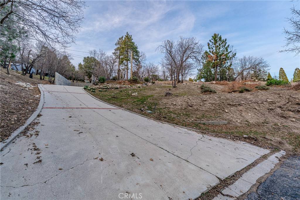 Running Springs, CA 92382,70 Panorama RD