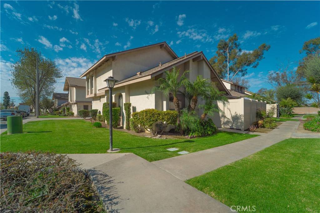 Whittier, CA 90601,5489 Pioneer BLVD #17