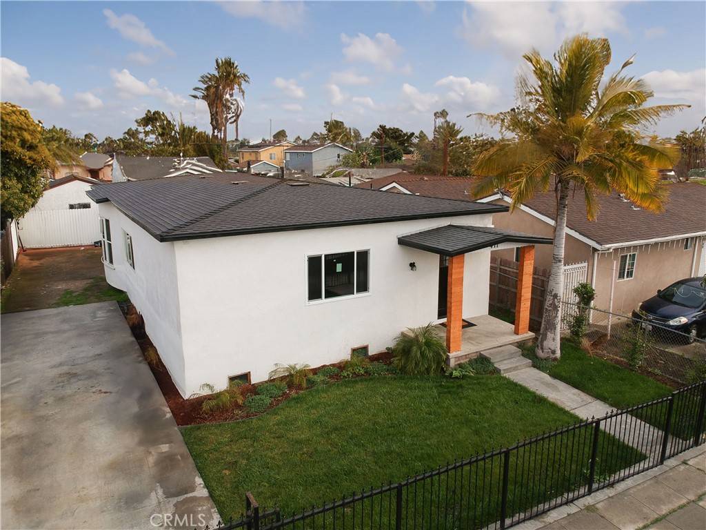 Compton, CA 90222,411 W Plum ST