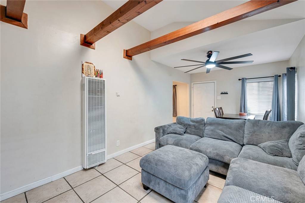 Compton, CA 90222,13122 S Largo AVE