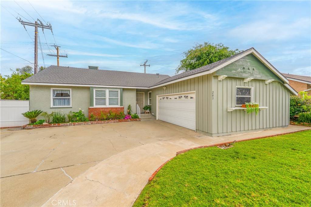 Montebello, CA 90640,205 W Oakmont DR