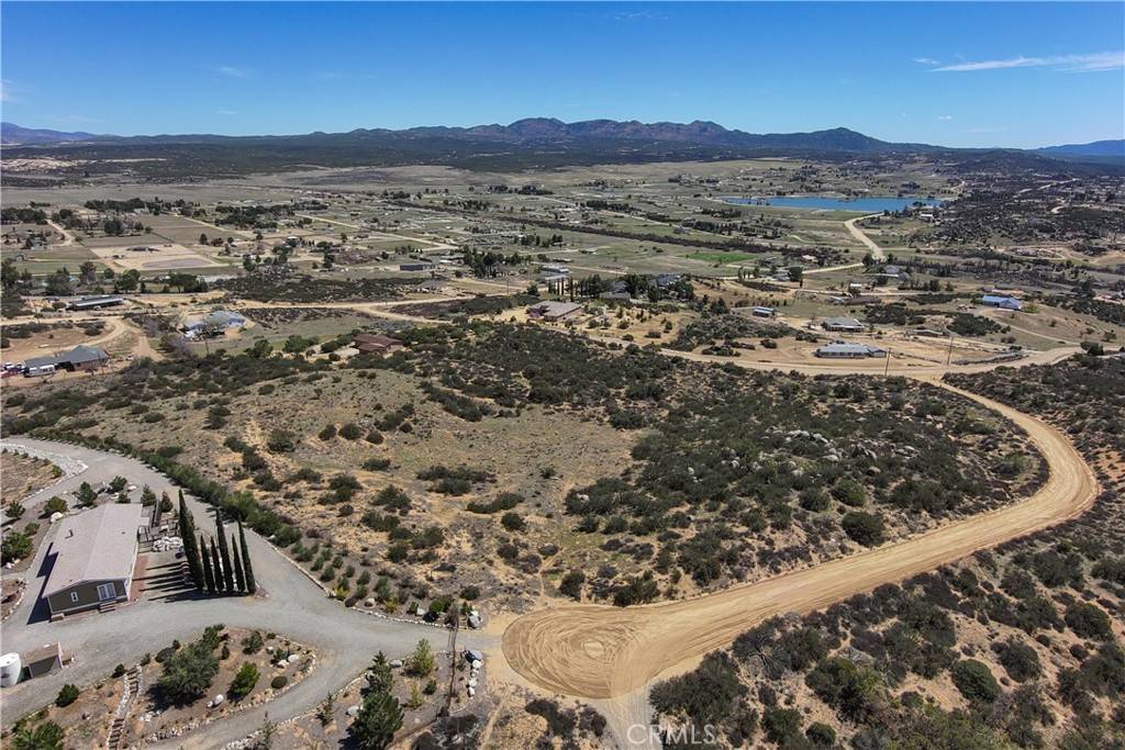 Aguanga, CA 92536,868 Stallion Ct