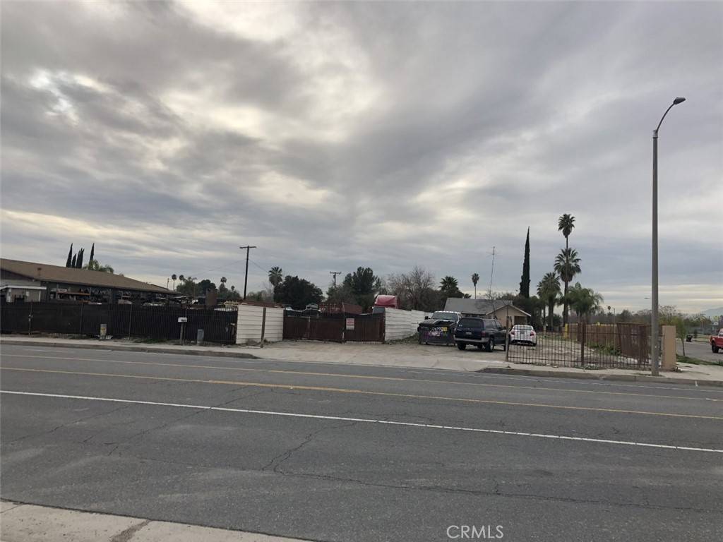 San Bernardino, CA 92411,1098 N Mount Vernon AVE