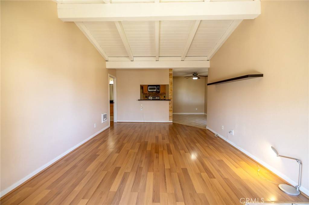 Santa Ana, CA 92701,1345 Cabrillo Park DR #14