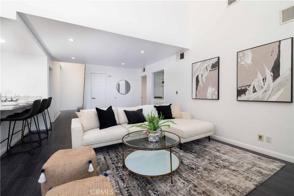 Playa Del Rey, CA 90293,8180 Manitoba ST #328