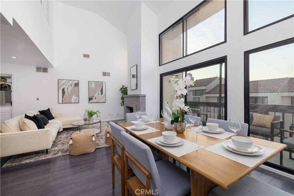 Playa Del Rey, CA 90293,8180 Manitoba ST #328